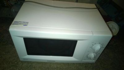Лот: 6448906. Фото: 1. Микроволновая печь Samsung M1712NR. Микроволновки, мини-печи
