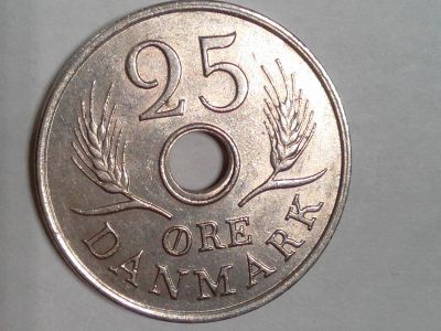 Лот: 14478322. Фото: 1. Монета Дании 25 эре (2). Европа