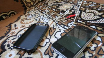Лот: 4571127. Фото: 1. Apple iPhone 3 (Треснут экран). Смартфоны