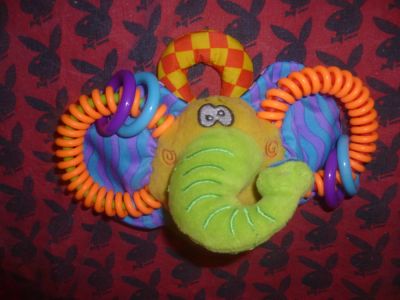 Лот: 8956779. Фото: 1. Слоник погремушка playgro. Развивающие