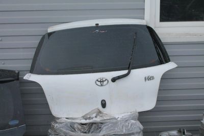 Лот: 4993400. Фото: 1. Дверь 5-я Toyota Vitz scp 10. Кузов
