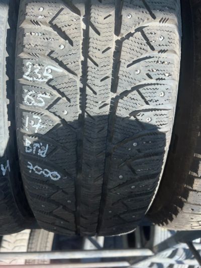 Лот: 25049893. Фото: 1. (1шт)235-65-17 Bridgestone Ice... Шины