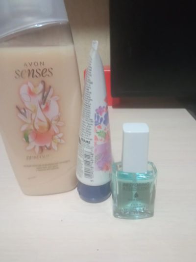 Лот: 19250263. Фото: 1. Набор avon. Уход за телом