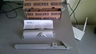 Лот: 4866876. Фото: 1. Доводчик дверной GEZE Silver. Фурнитура, комплектующие