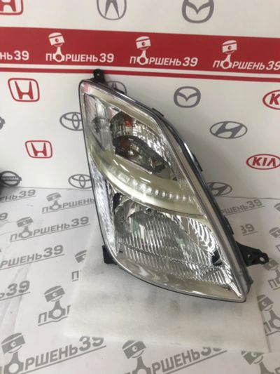 Лот: 17040245. Фото: 1. Фара Правая Toyota Prius 03-09... Оптика и освещение
