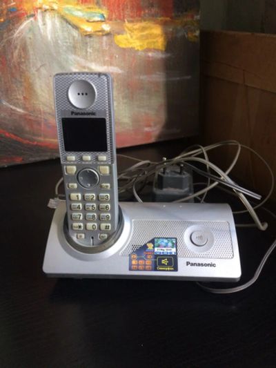 Лот: 11183736. Фото: 1. Радиотелефон panasonic с цветным... DECT и радиотелефоны