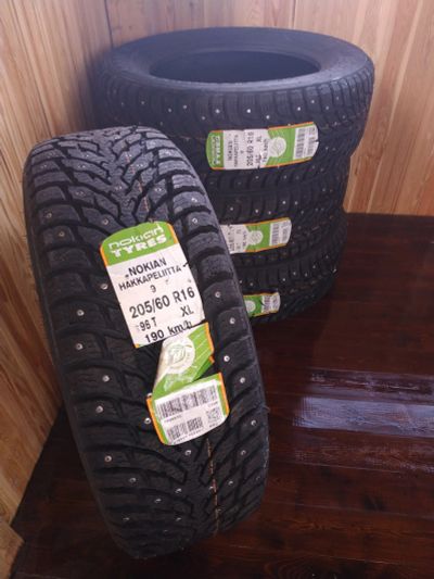 Лот: 18160618. Фото: 1. Комплект зимних шин Nokian 205... Шины