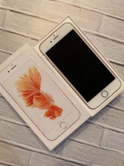 Лот: 12386550. Фото: 1. iPhone 6s 64gb gold rose. Смартфоны