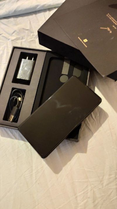 Лот: 17004219. Фото: 1. Xiaomi mi mix 2s 6\128. Смартфоны