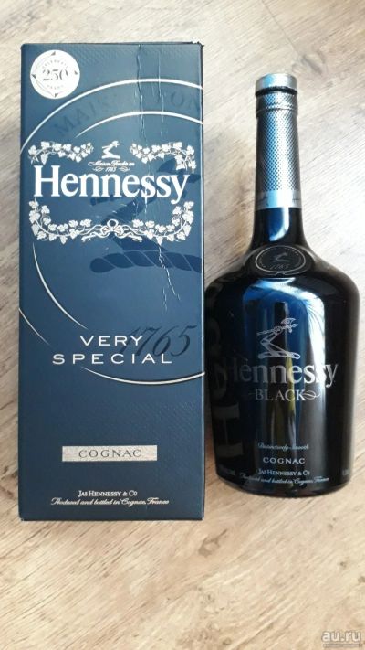 Лот: 15084285. Фото: 1. Бутылка Hennessy + коробка. Бутылки, пробки, этикетки