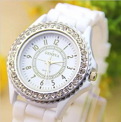 Лот: 3506495. Фото: 1. часы со стразами белые. Красноярск