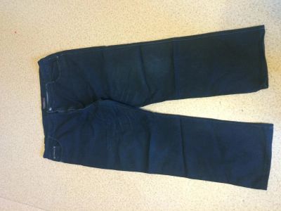 Лот: 9496923. Фото: 1. Черные легкие джинсы 64 р. Брюки, джинсы, шорты