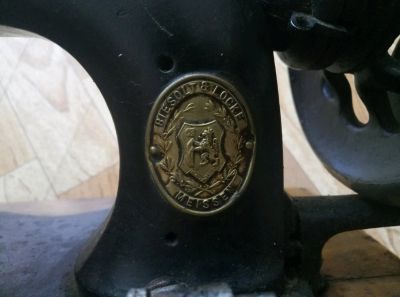 Лот: 13927620. Фото: 1. швейная машинка антиквариат. Швейная, вязальная