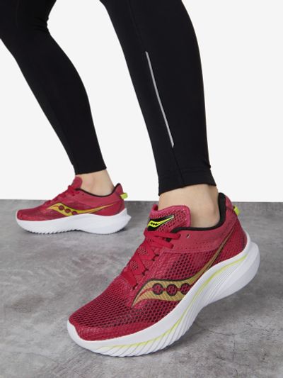 Лот: 24289389. Фото: 1. Кроссовки женские Saucony Kinvara... Кеды, кроссовки, слипоны