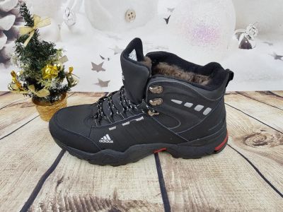 Лот: 10790829. Фото: 1. Кроссовки зима Adidas Traxion... Кеды, кроссовки, слипоны