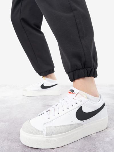 Лот: 24284665. Фото: 1. Кеды женские Nike Blazer Low Platform... Кеды, кроссовки, слипоны