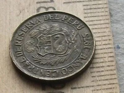 Лот: 16472760. Фото: 1. Монета 20 сентаво Перу 1975 герб... Америка