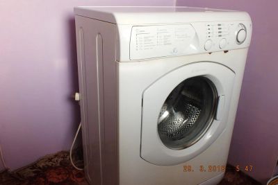 Лот: 11283536. Фото: 1. Стиральная машинка Ariston. Стиральные машины