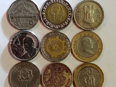 Лот: 15548186. Фото: 1. Набор крупных монет, 9 шт. И ещё... Наборы монет