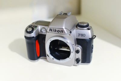 Лот: 4845085. Фото: 1. Nikon F80. Плёночные зеркальные