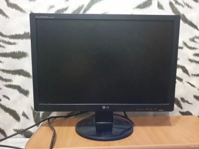 Лот: 13631809. Фото: 1. Монитор LG Flatron 20". ЖК-мониторы