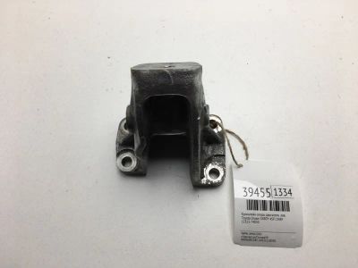 Лот: 20389321. Фото: 1. Кронштейн опоры двигателя Toyota... Двигатель и элементы двигателя