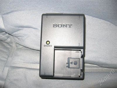 Лот: 561528. Фото: 1. зарядное для фотоика sony оригинал. Аккумуляторы, зарядные
