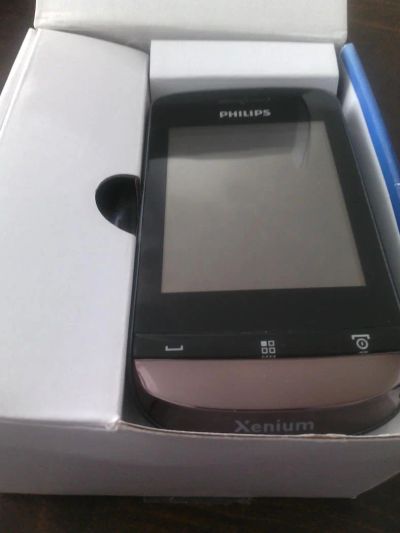 Лот: 5488577. Фото: 1. Мобильный телефон philips xenium... Кнопочные мобильные телефоны