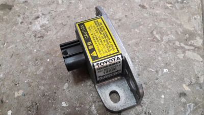 Лот: 21413606. Фото: 1. датчик ускорения Toyota Harrier... Двигатель и элементы двигателя
