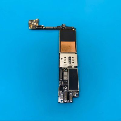Лот: 14387531. Фото: 1. Системная плата iPhone 7 (включается... Микросхемы и платы