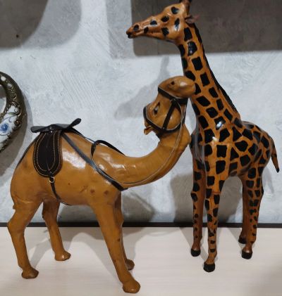 Лот: 18405288. Фото: 1. Фигурки верблюд, жираф. Папье-маше... Скульптуры