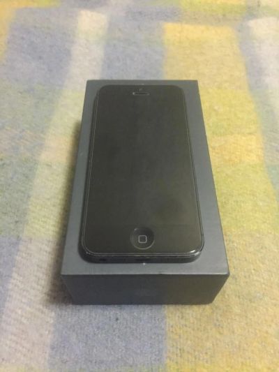 Лот: 6833436. Фото: 1. iphone 5 black/черный 32Gb. Смартфоны