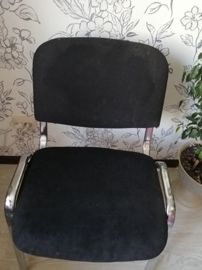 Лот: 15810884. Фото: 1. фисный стул (б/у, черный, требует... Стулья и кресла офисные
