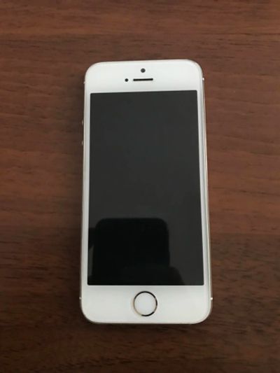 Лот: 9123447. Фото: 1. iPhones 5S 16Gb Gold. Смартфоны