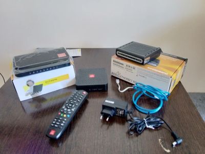 Лот: 14767659. Фото: 1. 2 Wi-Fi роутера + TV приставка. Маршрутизаторы (роутеры)