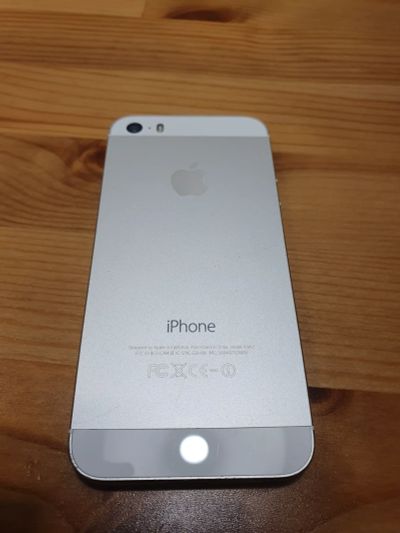 Лот: 17824330. Фото: 1. iPhone 5s Silver 16Gb ростест. Смартфоны
