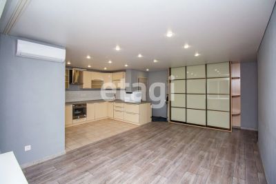 Лот: 25287592. Фото: 1. 3-комн. квартира , Красноярск... Квартиры, студии