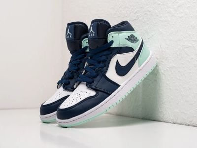 Лот: 20340141. Фото: 1. Кроссовки Nike Air Jordan 1 Mid... Кеды, кроссовки, слипоны