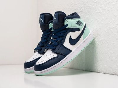 Лот: 20340145. Фото: 1. Кроссовки Nike Air Jordan 1 Mid... Кеды, кроссовки, слипоны