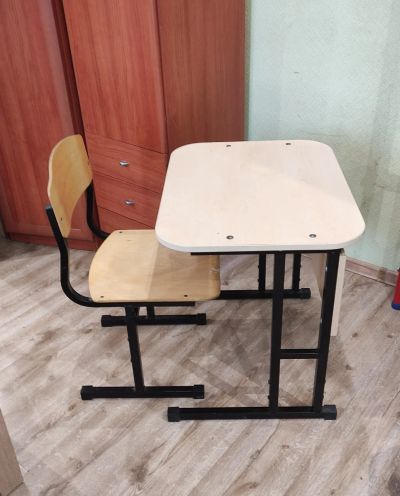 Лот: 25008840. Фото: 1. Парта со стулом 1-4 класс. Столики, стулья, парты