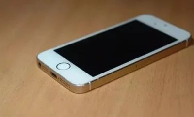 Лот: 9084153. Фото: 1. Iphone 5s золотой. Смартфоны