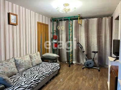 Лот: 22852235. Фото: 1. Продам 4-комн. кв. 60.6 кв.м... Квартиры, студии