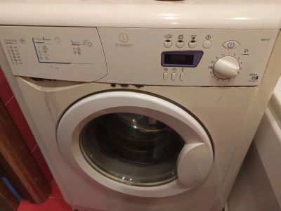 Лот: 20679238. Фото: 1. Стиральная машина Indesit WIE107... Стиральные машины