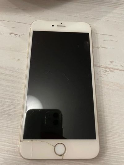 Лот: 17266324. Фото: 1. Apple iphone 6s plus gold. Смартфоны