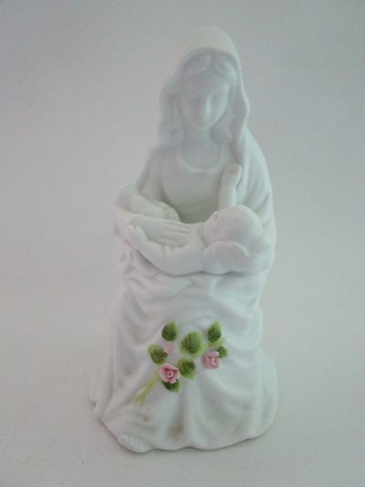 Лот: 19554629. Фото: 1. 259. статуэтка мама с младенцем... Фигурки, статуэтки