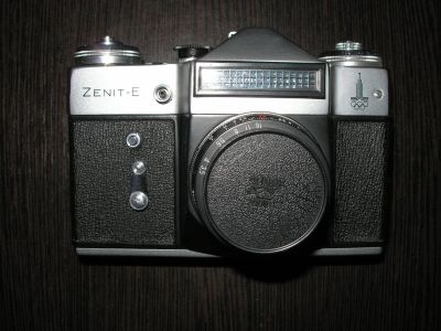 Лот: 8383940. Фото: 1. Зенит Е + фотовспышка СЭФ-3... Плёночные зеркальные