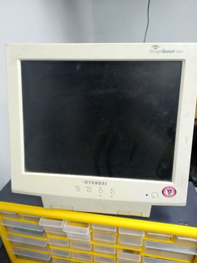 Лот: 17793421. Фото: 1. Монитор hyundai l50A. ЖК-мониторы