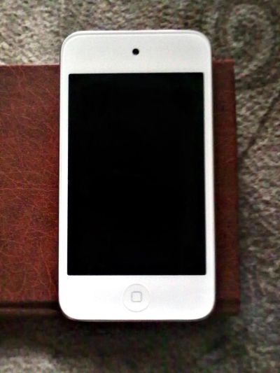 Лот: 4053700. Фото: 1. Apple iPod touch 4 поколения... Плееры