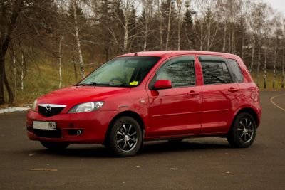 Лот: 4704836. Фото: 1. Продажа Мазда Демио 2002 в Красноярске. Автомобили
