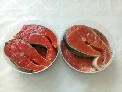 Лот: 15588550. Фото: 1. Стейки нерки слабосоленые. Баночка... Икра, рыба, морепродукты